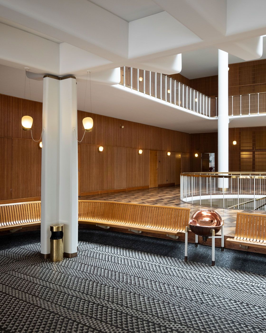 Jan Konings Radhus Aarhus Arne Jacobsen Entrance