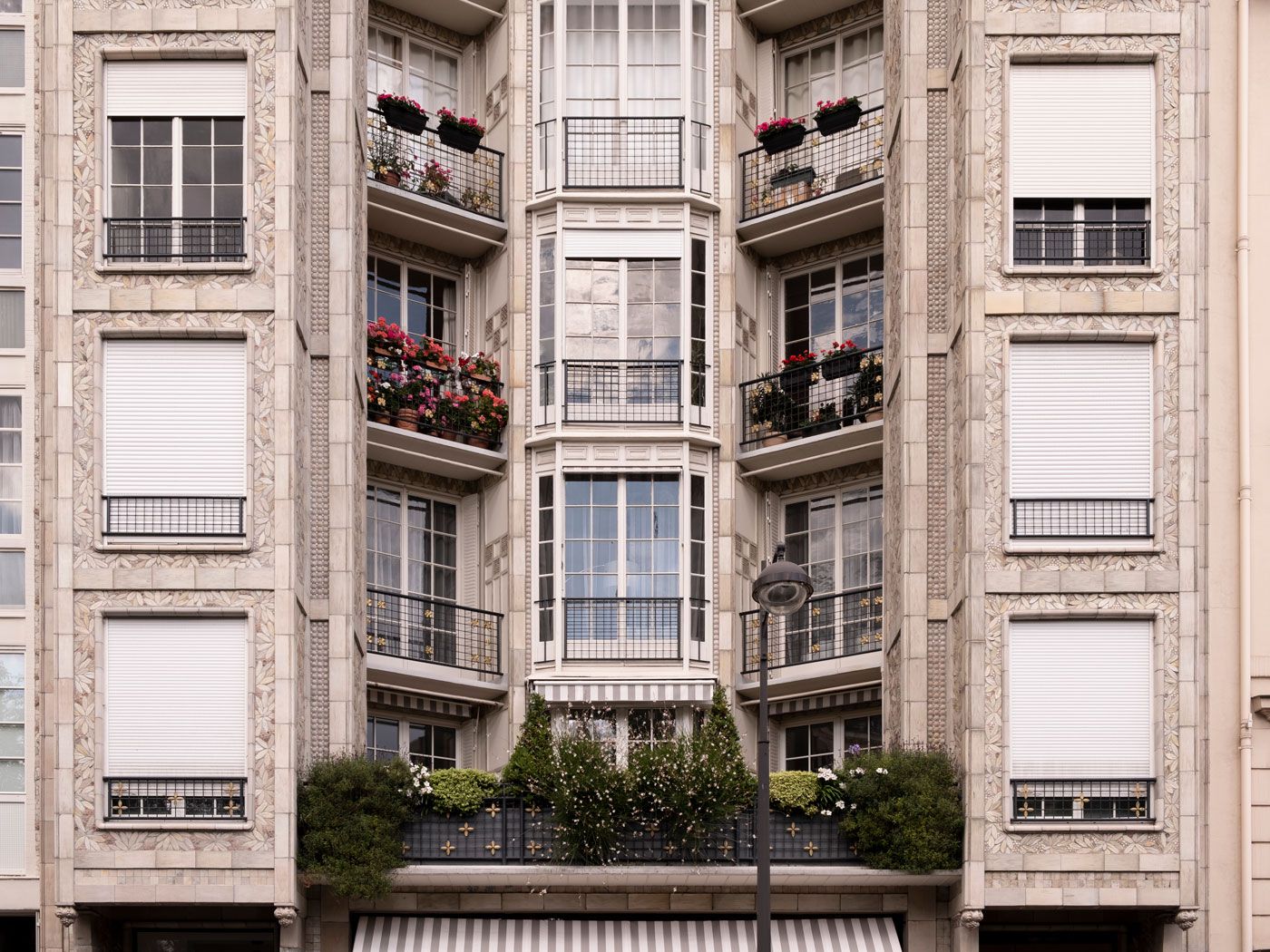 Jan Konings Rue Benjamin Franklin Paris Auguste Perret Balconies